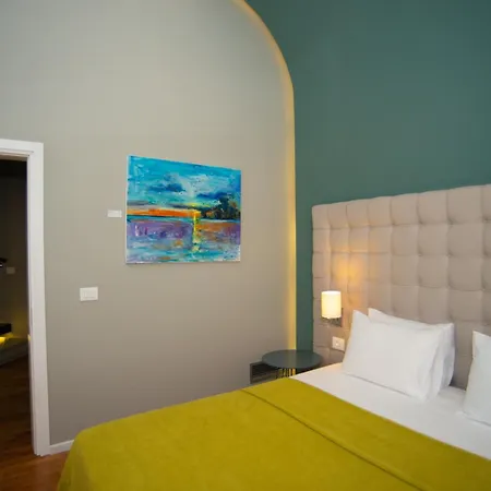 Bougainville Bay Hotel